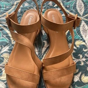 New women sandals size 8